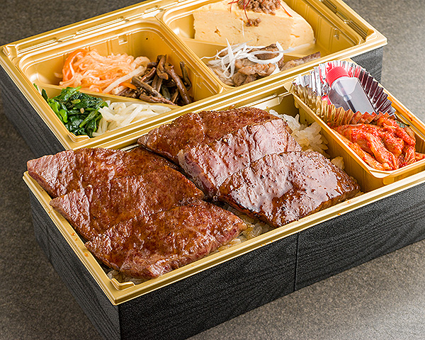 黒毛和牛上カルビ二段重 3,700円